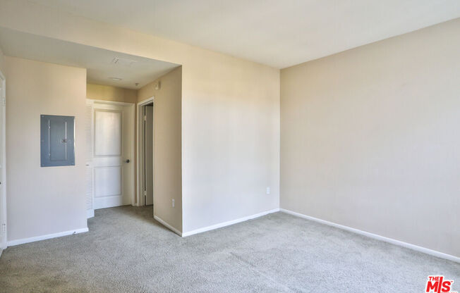 6400 Crescent Park E Apt 109