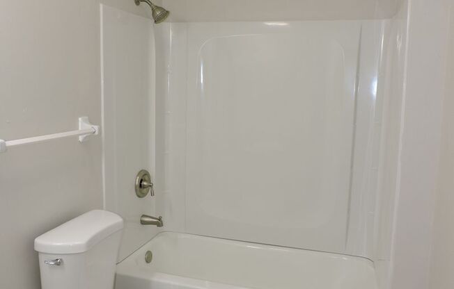 2 beds, 1 bath, $1,095