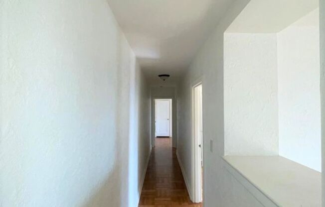 2 beds, 1 bath, 867 sqft, $1,100, Unit 307