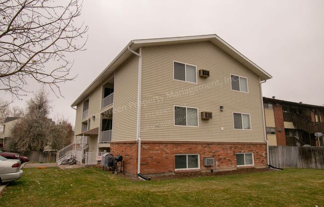 3 beds, 1.5 baths, $1,395