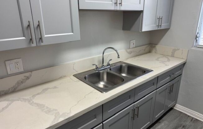 3 beds, 1 bath, 1,075 sqft, $2,495, Unit 2028-A