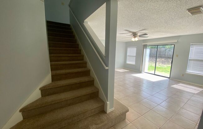 Spacious 4 Bedroom/2.5 Bath ~ Great Location! *1/2 OFF 1ST FULL MONTHS RENT*