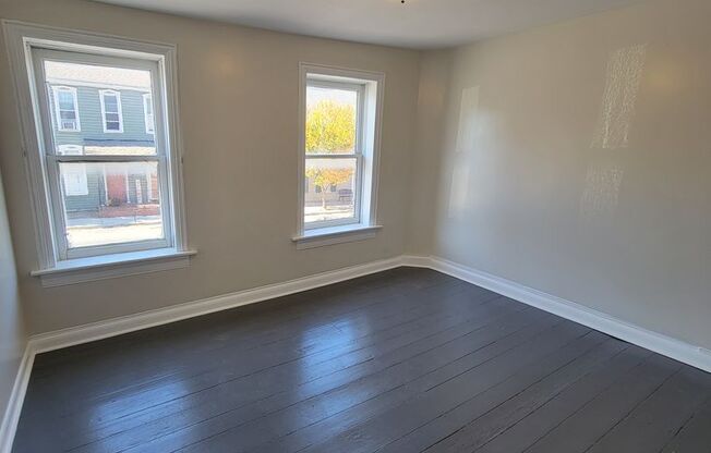 3 beds, 1.5 baths, $1,100, Unit 109 S. Main St