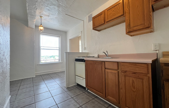 Studio, 1 bath, 440 sqft, $865, Unit 711