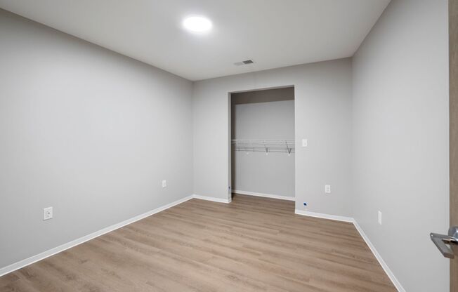 2 beds, 1 bath, 848 sqft, $1,675, Unit 1410