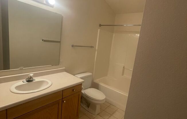 2 beds, 1 bath, 1,116 sqft, $1,260, Unit 1319