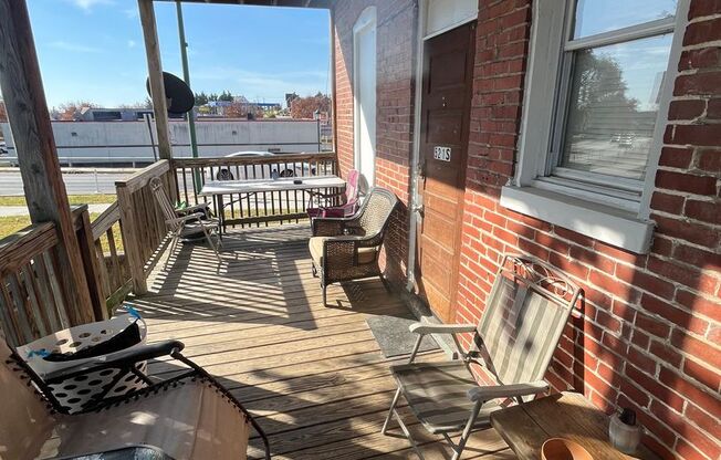 1 bed, 1 bath, $1,100, Unit 52-1F