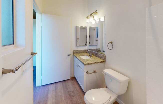 Studio-Bathroom at Oxnard Plaza, North Hollywood