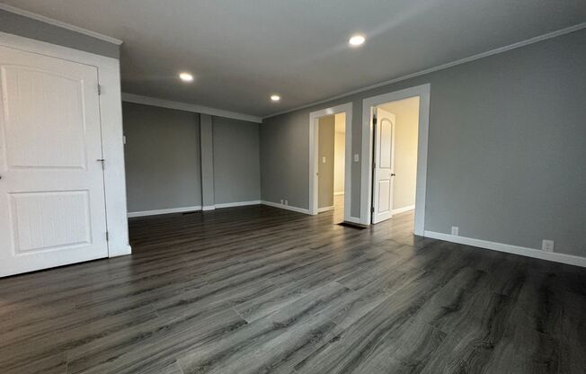 2 beds, 1 bath, 1,000 sqft, $1,600, Unit A