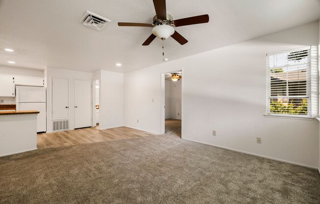 2 beds, 2 baths, 867 sqft, $1,695, Unit 142