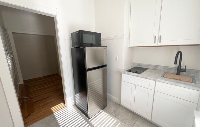 Studio, 1 bath, $1,295, Unit 19