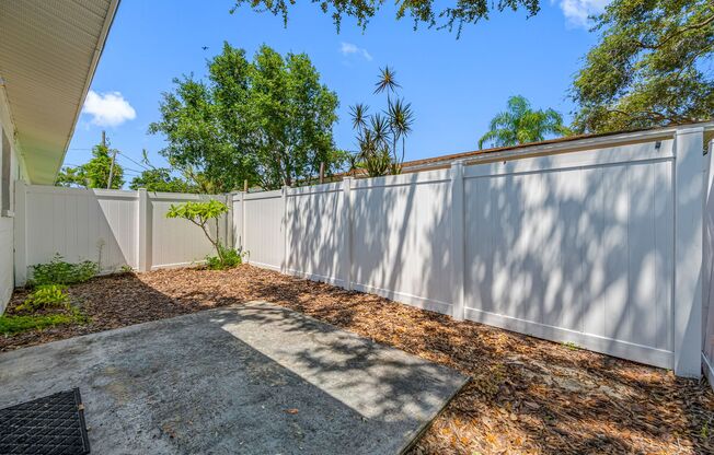 2 beds, 1 bath, 800 sqft, $1,595, Unit 621-4