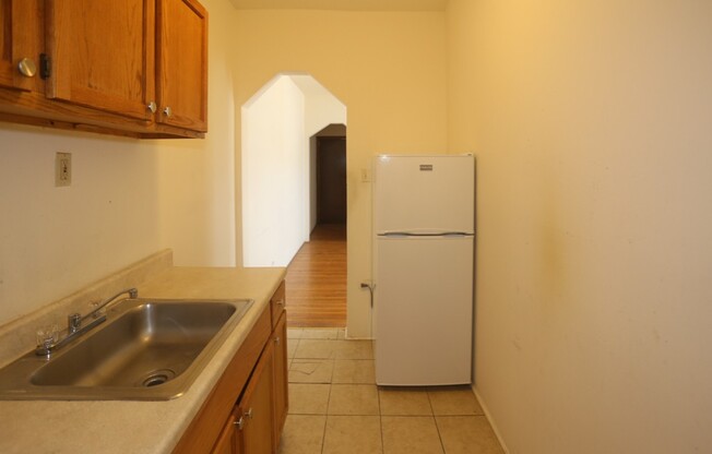 1212 THORNDALE