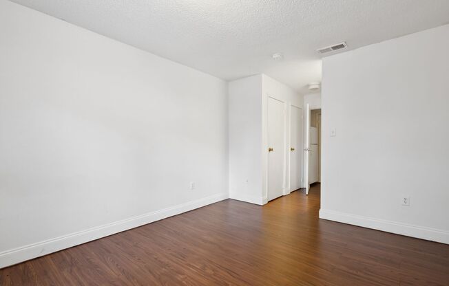 2 beds, 1 bath, 725 sqft, $1,350, Unit AAT1-C504