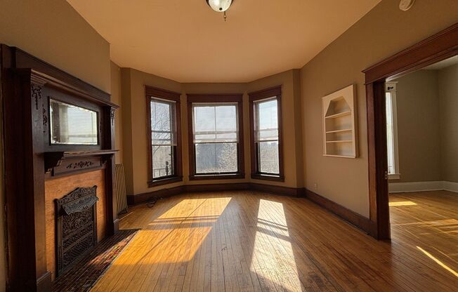1 bed, 1 bath, 433 sqft, $899, Unit 18