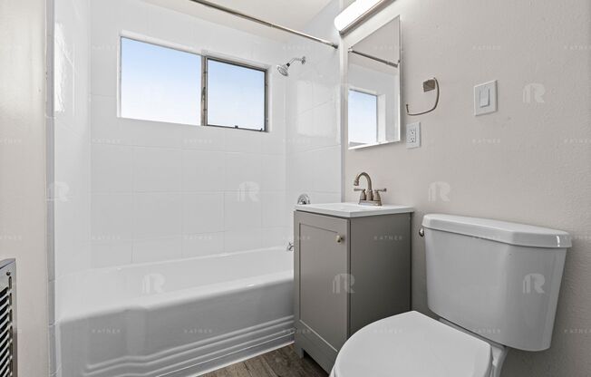 (Anna) 4135 Laurel Canyon Blvd