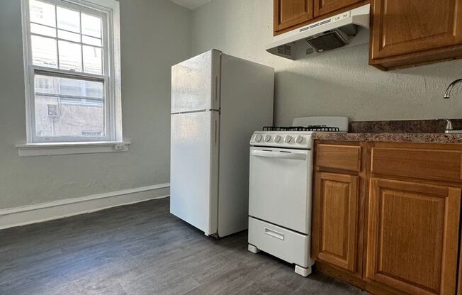 Studio, 1 bath, 550 sqft, $750, Unit B-105