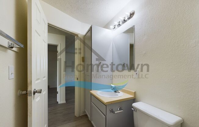 2 beds, 1 bath, 800 sqft, $1,200, Unit C1