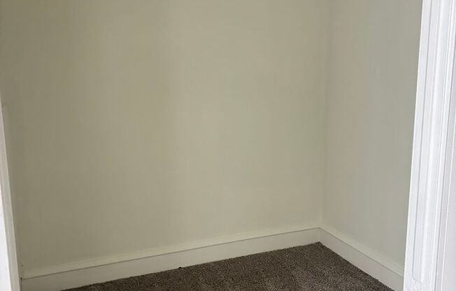 Studio, 1 bath, $950, Unit 201