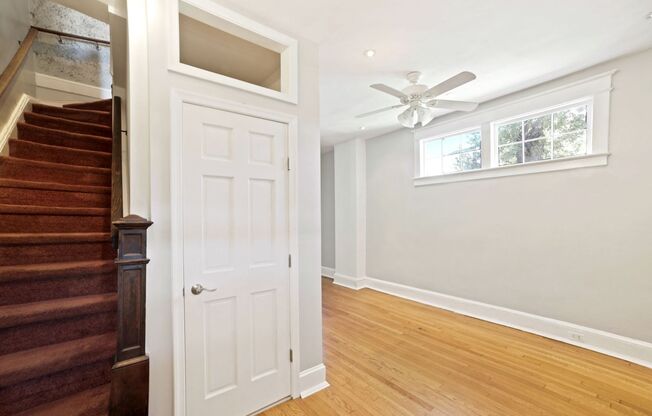 1 Month Off! Available Now!  // 3bedroom 2.5 bathroom Condo// Trinidad//Private Parking Included