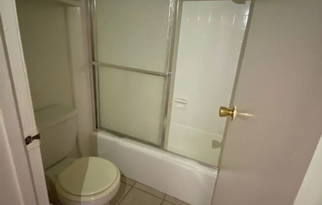 Studio, 1 bath, $1,595, Unit 319