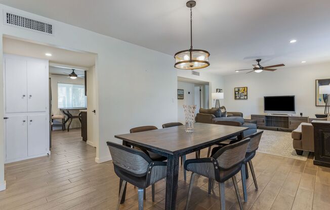 Cute 3 Bedroom 2 Bath In Phoenix!