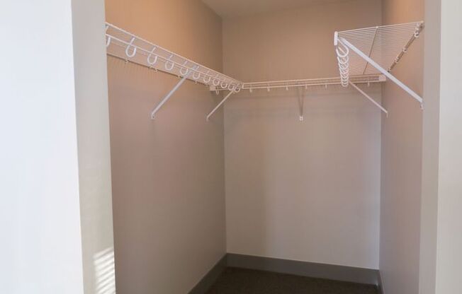 2 beds, 1 bath, 800 sqft, $1,400, Unit 2222-101