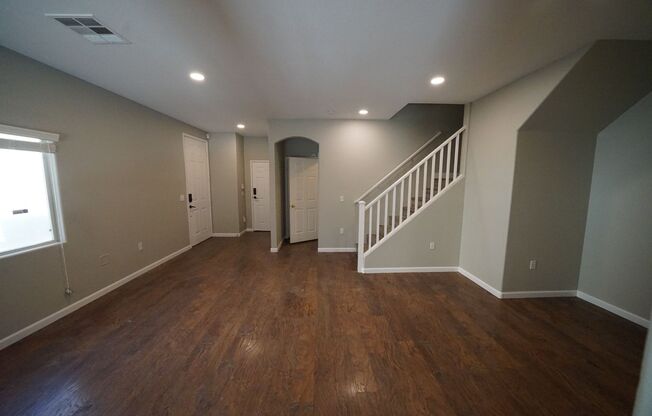 3 beds, 2.5 baths, $1,695, Unit Parcel #: 123-30-510-105