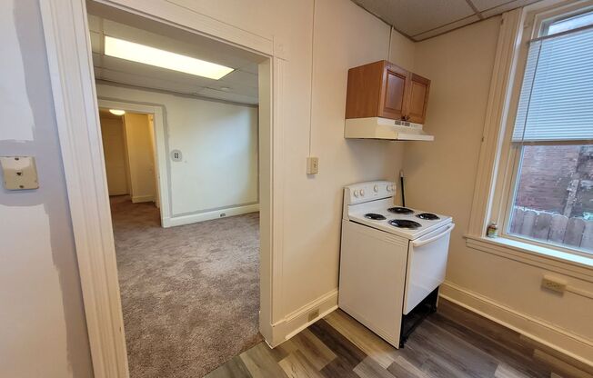 2 beds, 1 bath, $1,075, Unit 1