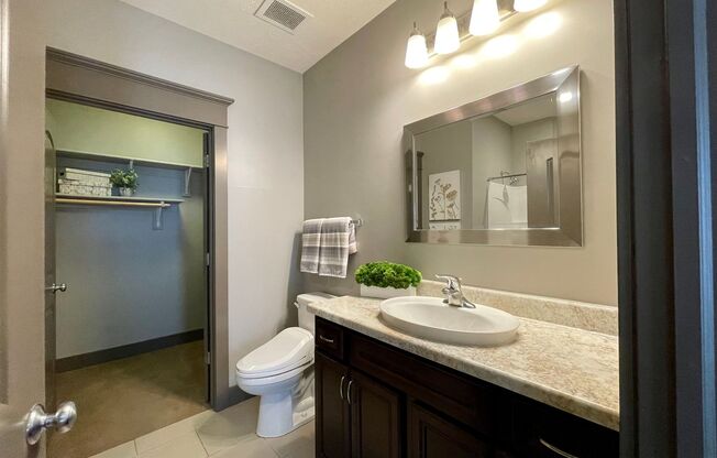 2 beds, 2 baths, 1,078 sqft, $1,595, Unit 1010 on the Lake - Two Bedrooms Lakeview Options