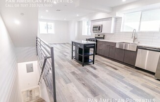 1309 1/2 N ORANGE DR