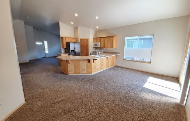 Small Dogs Welcome! 3 Bedroom, 2 Bathroom Single Level Home