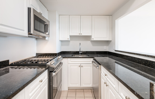 2 beds, 1 bath, 785 sqft, $3,750, Unit 18G