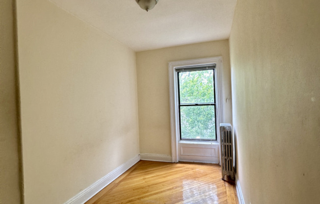 274 GATES AVE