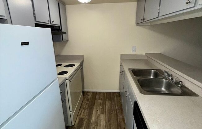 1 bed, 1 bath, 575 sqft, $954, Unit 271
