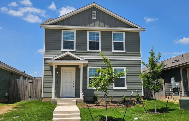 Spacious 4 Bed / 2 Bath Home in Bastrop Grove