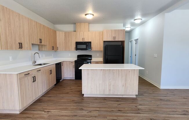 NO RENT UNTIL JANUARY 2025 - ONLY $995 DEPOSIT - Beautiful New Construction in McMinnville - Ready Now!