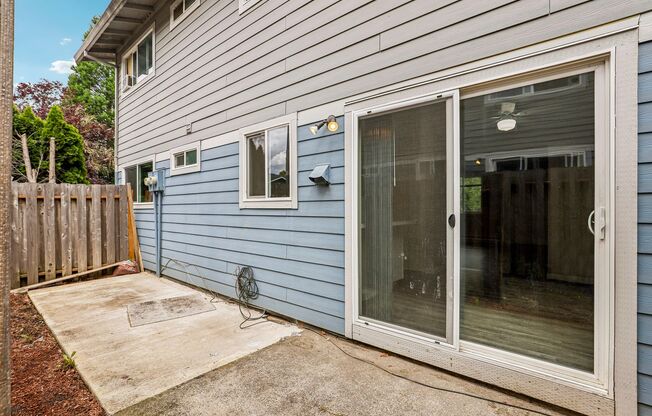 2 beds, 1 bath, 800 sqft, $1,295, Unit 431-01-17