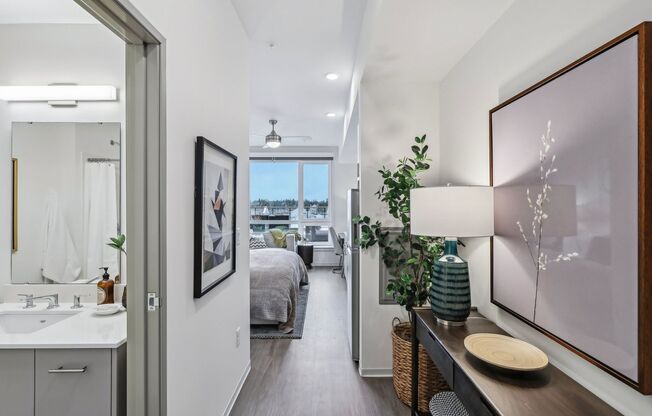 Studio, 1 bath, 308 sqft, $1,450, Unit 534