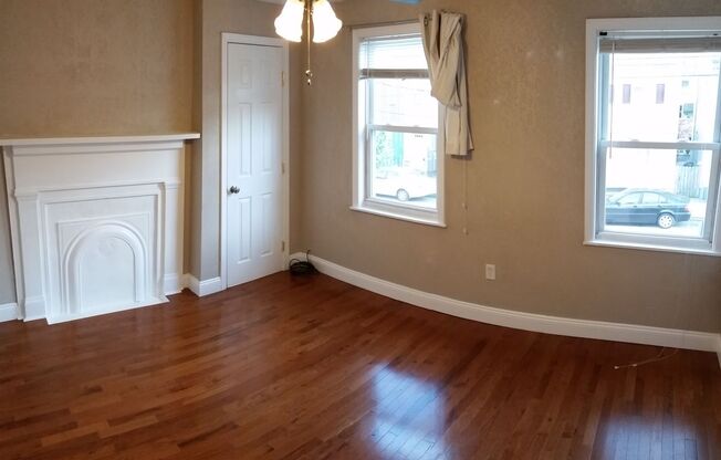 3 beds, 1 bath, $1,895