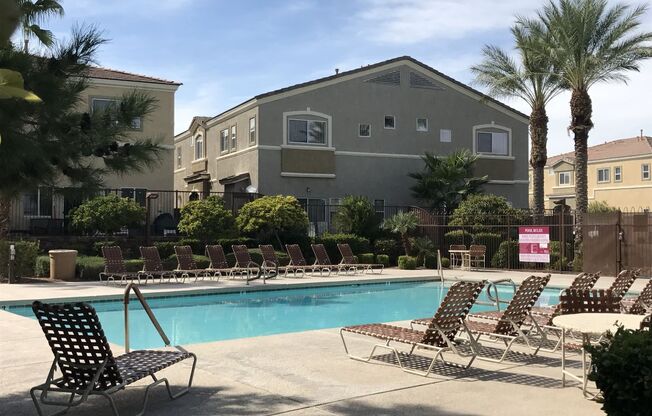 3bed condo with a garage in Centennial Hills!