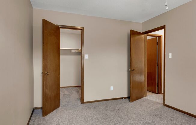 2 beds, 1.5 baths, 850 sqft, $1,149, Unit 4301-16