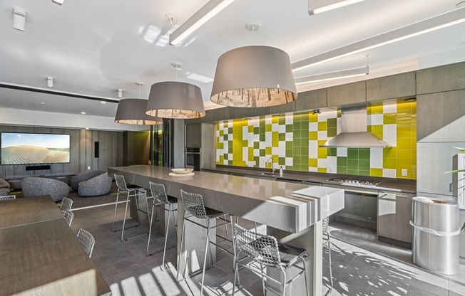 1 bed, 1 bath, 733 sqft, $3,400, Unit 214