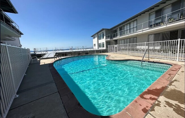 1 bed, 1 bath, 694 sqft, $3,900, Unit 15