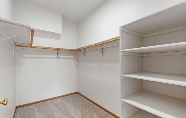 2 beds, 2 baths, 1,030 sqft, $1,695, Unit 820-605