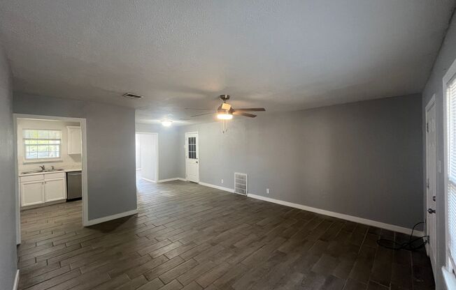 Four Bedroom Two Bath in Calallen School District!!