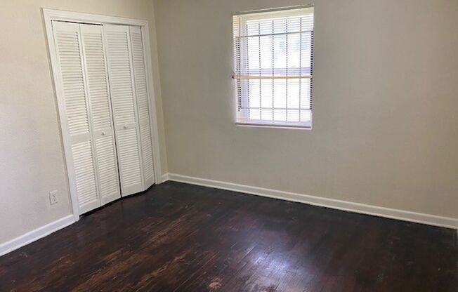 3 beds, 1 bath, $1,395