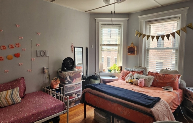 2 beds, 1 bath, 500 sqft, $2,800, Unit 12