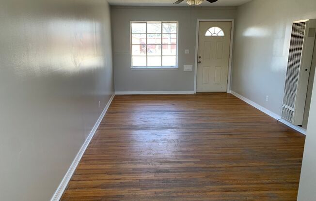 $525 - 1 bedroom/ 1 bathroom - Cozy fourplex