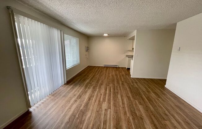 2 beds, 1 bath, 850 sqft, $1,075, Unit 304